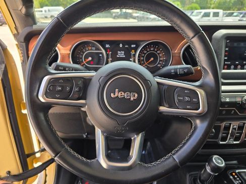 Used 2020 Jeep Gladiator Overland w/ Trailer Tow Package AWD/4WD image 24