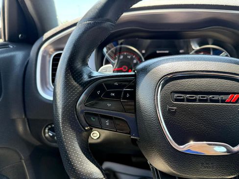 Used 2019 Dodge Charger SXT image 16