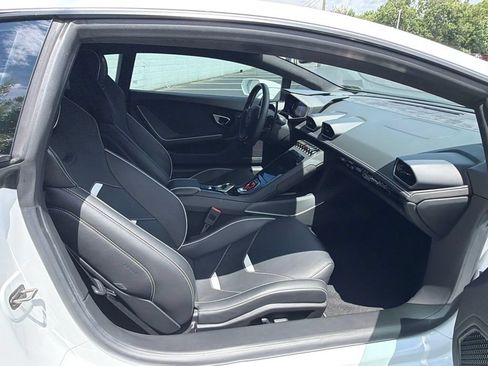 Used 2020 Lamborghini Huracan EVO RWD image 16