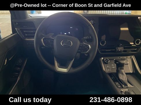 Used 2026 Lexus GX 550 w/ Accessory Package (2T) AWD/4WD image 17