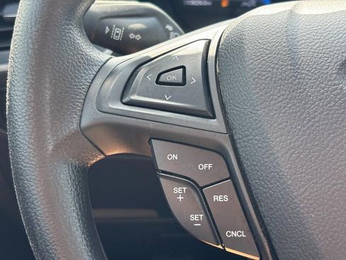 Used 2024 Ford Edge SE w/ Black Appearance Package image 18