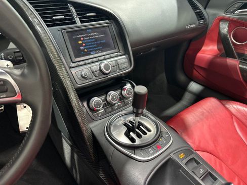 Used 2011 Audi R8 V10 AWD/4WD image 49