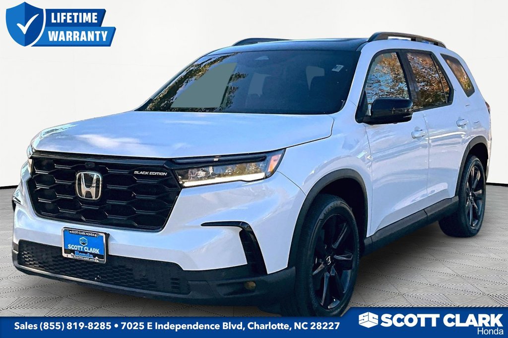 Used 2025 Honda Pilot Black Edition image 3