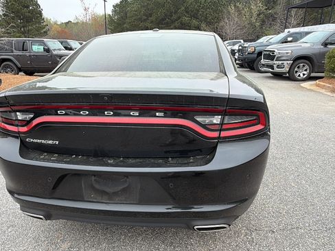 Used 2022 Dodge Charger SXT w/ Driver Convenience Group RWD image 9