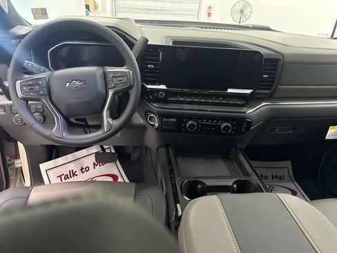 New 2026 Chevrolet Silverado 2500 ZR2 AWD/4WD image 14