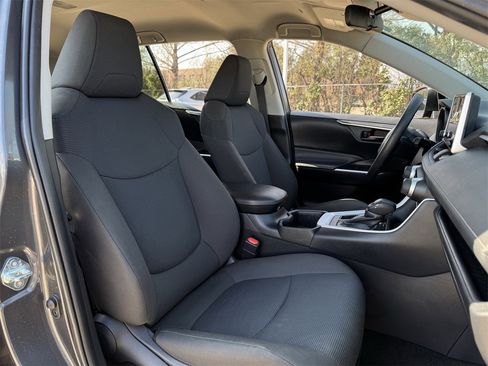 Used 2024 Toyota RAV4 LE image 27