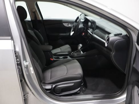 Used 2023 Kia Forte LXS w/ LXS Technology Package FWD image 21