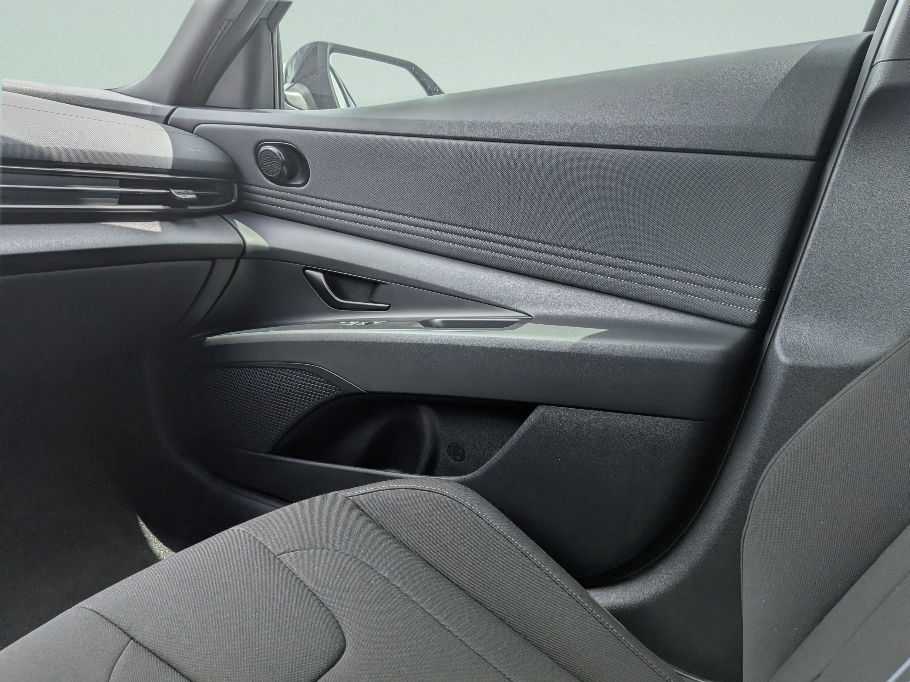 New 2026 Hyundai Elantra SEL Sport Premium FWD image 17