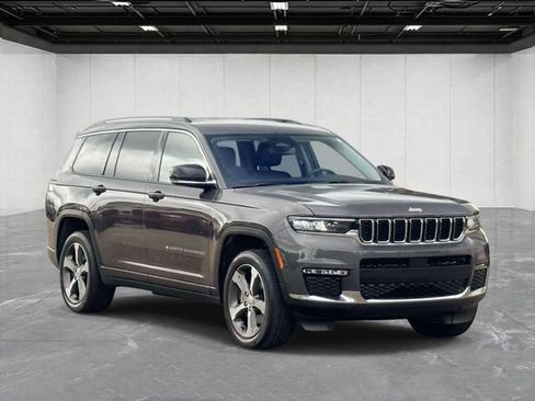 Used 2023 Jeep Grand Cherokee L Limited w/ Trailer Tow Group (B) AWD/4WD image 3
