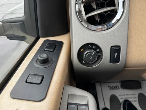 Used 2013 Ford F450 Lariat w/ Lariat Interior Pkg image 26