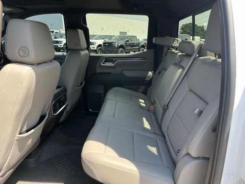 Used 2024 Chevrolet Silverado 1500 LTZ AWD/4WD image 6