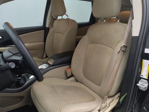 Used 2019 Dodge Journey SE image 17