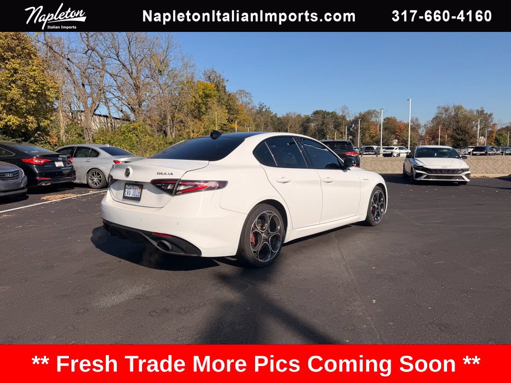 Used 2024 Alfa Romeo Giulia Veloce AWD/4WD image 7