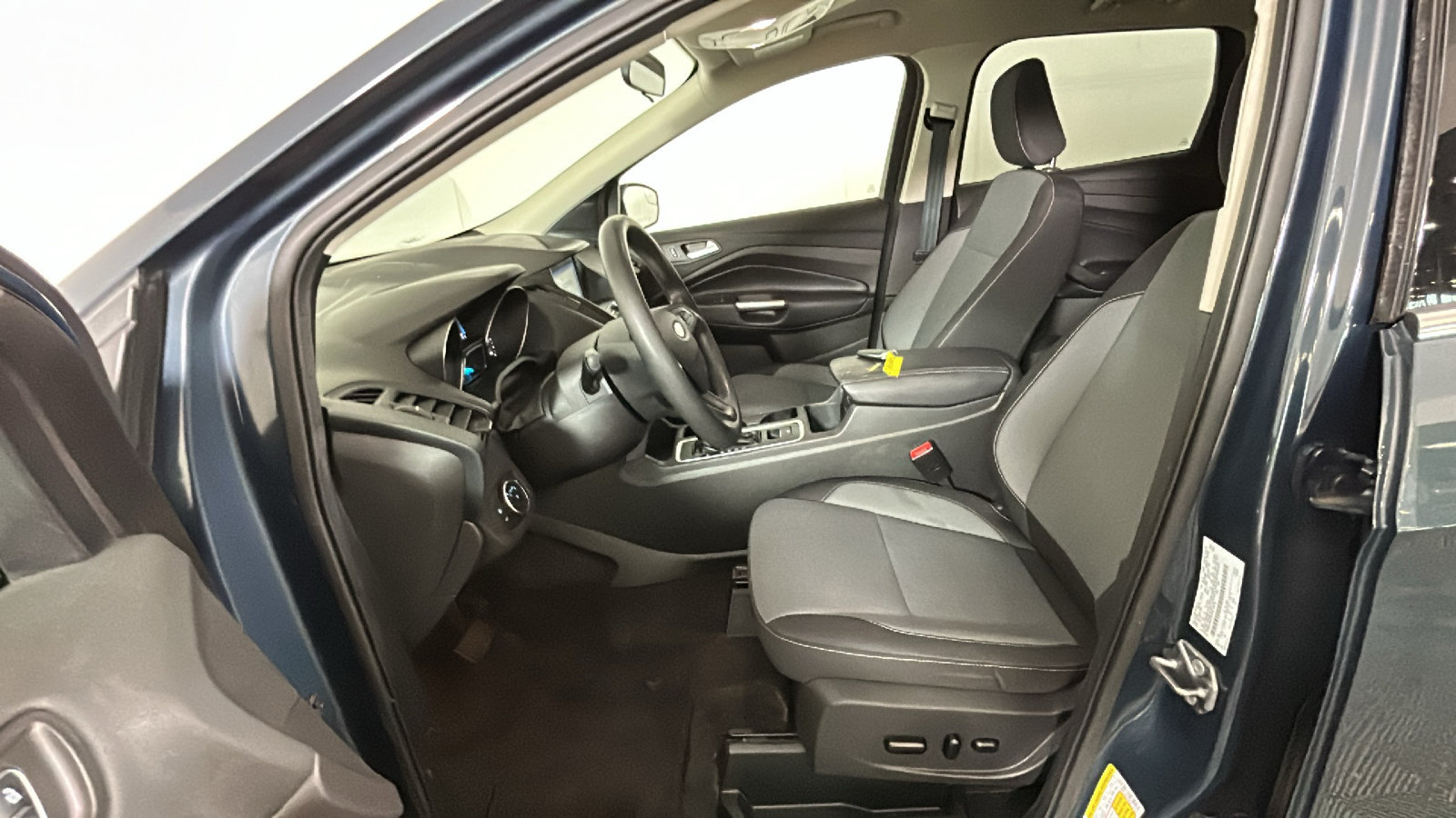 Used 2019 Ford Escape SE FWD image 13