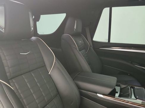 Used 2026 Cadillac Escalade Platinum Sport AWD/4WD image 18