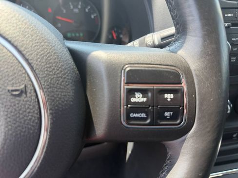 Used 2011 Jeep Compass Latitude AWD/4WD image 29