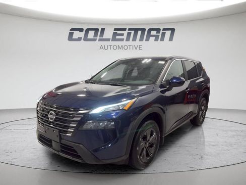 New 2026 Nissan Rogue SV w/ Cold Weather Package AWD/4WD image 2