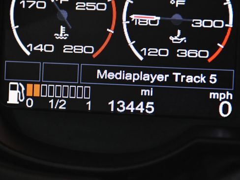 Used 2013 Ferrari California image 23