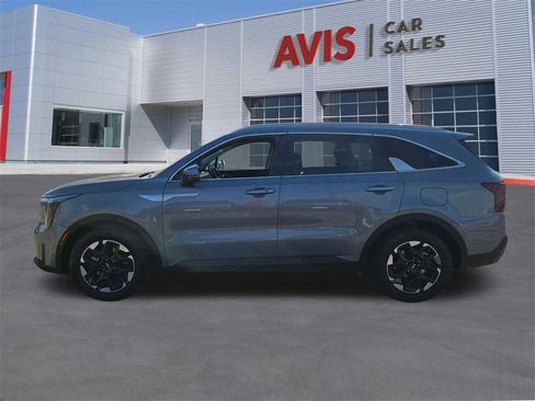 Used 2024 Kia Sorento S image 2