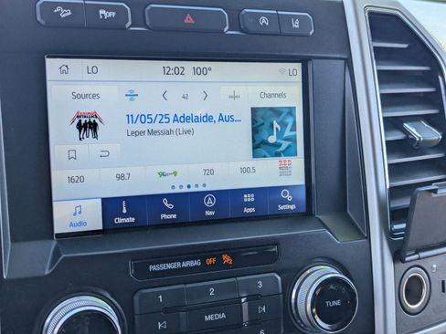 Used 2020 Ford F150 Lariat w/ Equipment Group 502A Luxury AWD/4WD image 20