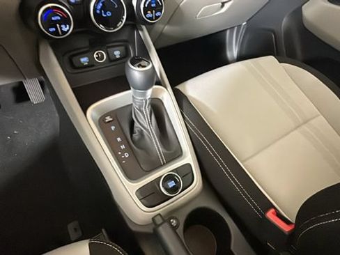 Certified 2023 Hyundai Venue SEL FWD image 20