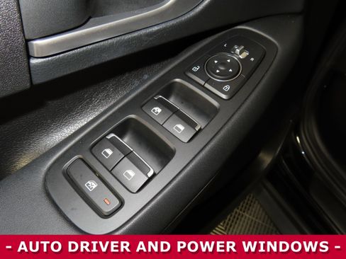 Used 2022 Hyundai Sonata SE w/ Preferred Accessory Package image 7