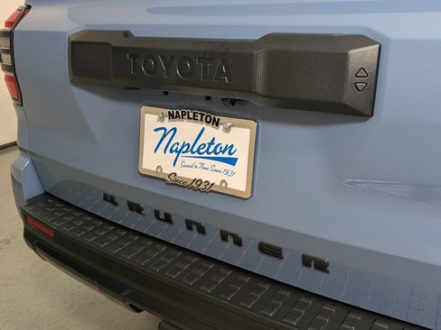 Used 2025 Toyota 4Runner SR5 AWD/4WD image 8