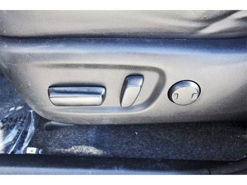 Used 2015 Toyota RAV4 Limited image 28