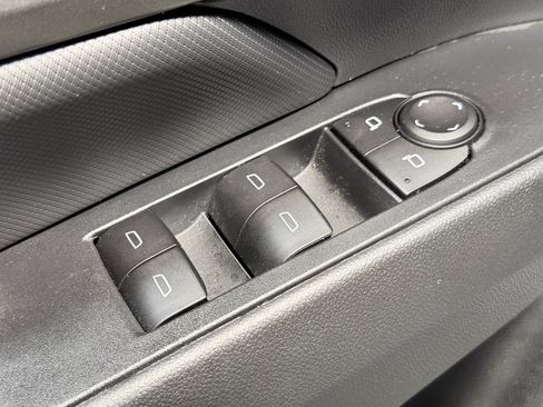 Used 2025 Chevrolet Equinox EV LT FWD image 7