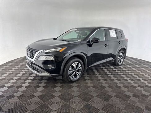 Certified 2021 Nissan Rogue SV image 3