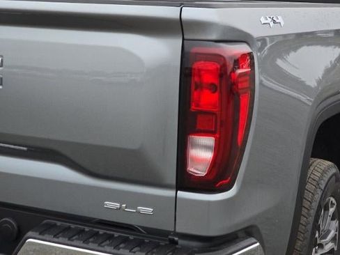 New 2026 GMC Sierra 1500 SLE w/ Preferred Package AWD/4WD image 31