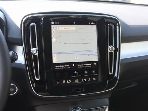 New 2026 Volvo XC40 B5 Ultra w/ Climate Package image 23