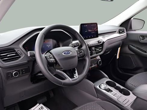 Used 2025 Ford Escape Active w/ Cold Weather Package AWD/4WD image 12