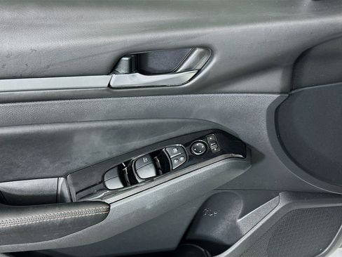 Used 2024 Nissan Altima 2.5 SR image 15