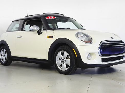 Used 2015 MINI Cooper 2-Door Hardtop image 4
