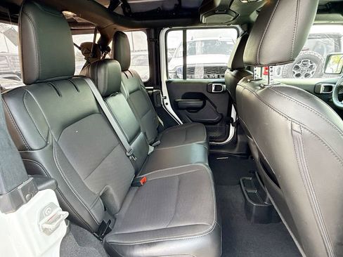 Used 2023 Jeep Wrangler Unlimited Sport image 31