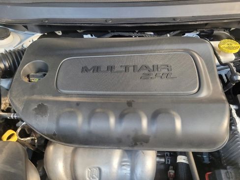 Used 2023 Jeep Cherokee Altitude Lux image 30