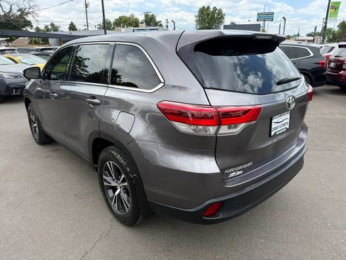 Used 2019 Toyota Highlander LE AWD/4WD image 7