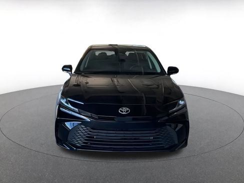 Used 2025 Toyota Camry LE image 22