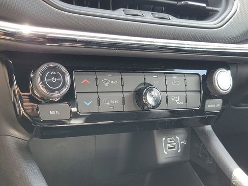 New 2026 Jeep Compass Latitude AWD/4WD image 22