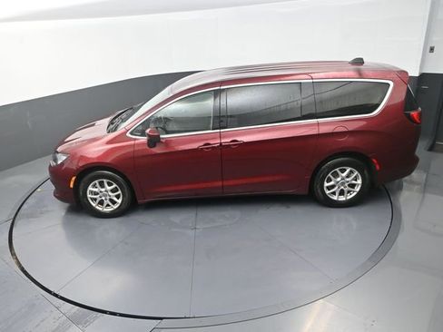 Used 2022 Chrysler Voyager LX FWD image 35