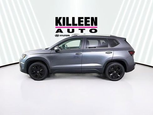 New 2026 Volkswagen Taos SE image 4