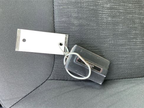 Used 2023 Jeep Grand Cherokee L Laredo image 36