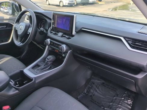 Used 2024 Toyota RAV4 XLE FWD image 29