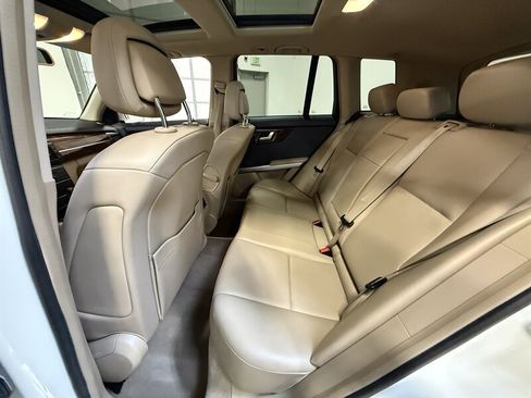 Used 2012 Mercedes-Benz GLK 350 4MATIC image 30