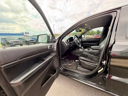 Used 2018 Jeep Grand Cherokee Altitude AWD/4WD image 19