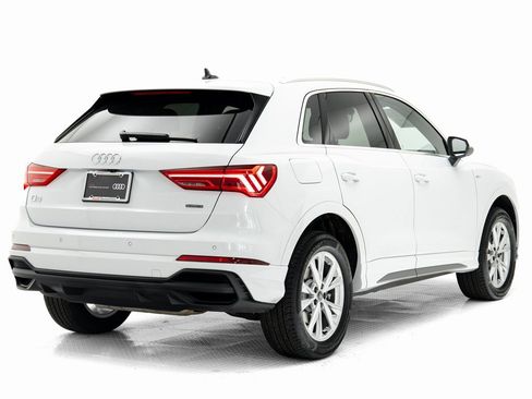 Certified 2025 Audi Q3 2.0T Premium Plus w/ Premium Plus Package image 3