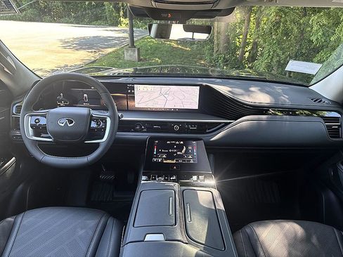 New 2026 INFINITI QX80 Luxe RWD image 19
