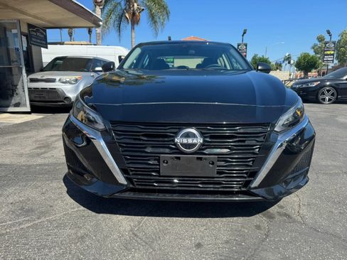 Used 2025 Nissan Altima 2.5 SV FWD image 3