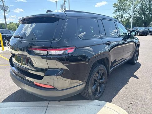 Used 2023 Jeep Grand Cherokee L Laredo AWD/4WD image 8